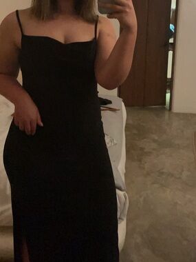 Black Bebe maxi dress with slit Size: M #formal #eveningwear